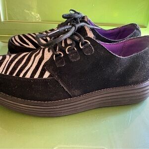 Skechers Leather Black and White Zebra Pattern Women's Shoes